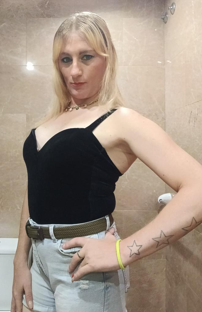 666913401: Chica busca chico en Barcelona