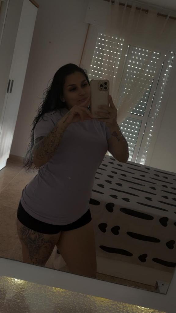 Chica busca chico en Almería: 