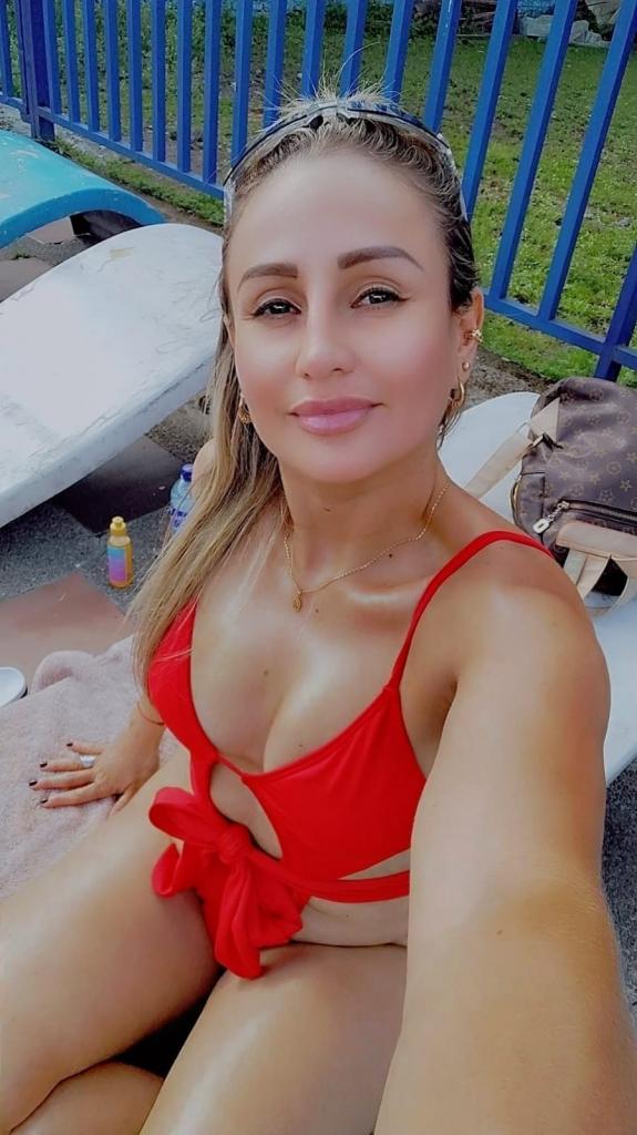 Chica busca chico en Almería: 