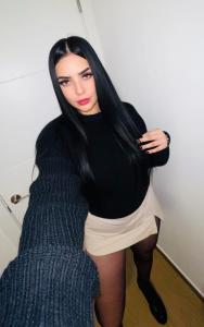 677931856: Chica busca chico en Sevilla