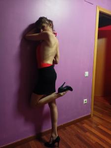 677384025: Chica busca chico en Tarragona