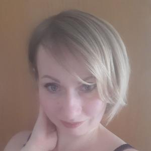 667796035: Chica busca chico en Murcia