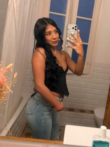 631137410: Chica busca chico en Barcelona