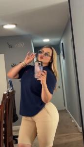 663710848: Chica busca chico en Madrid