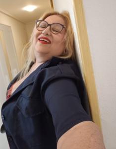 672988631: Chica busca chico en Alicante