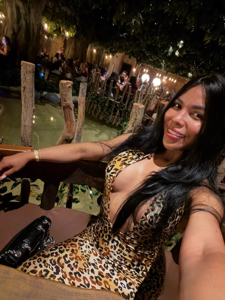 Chica busca chico en Alicante: Chica busca chico