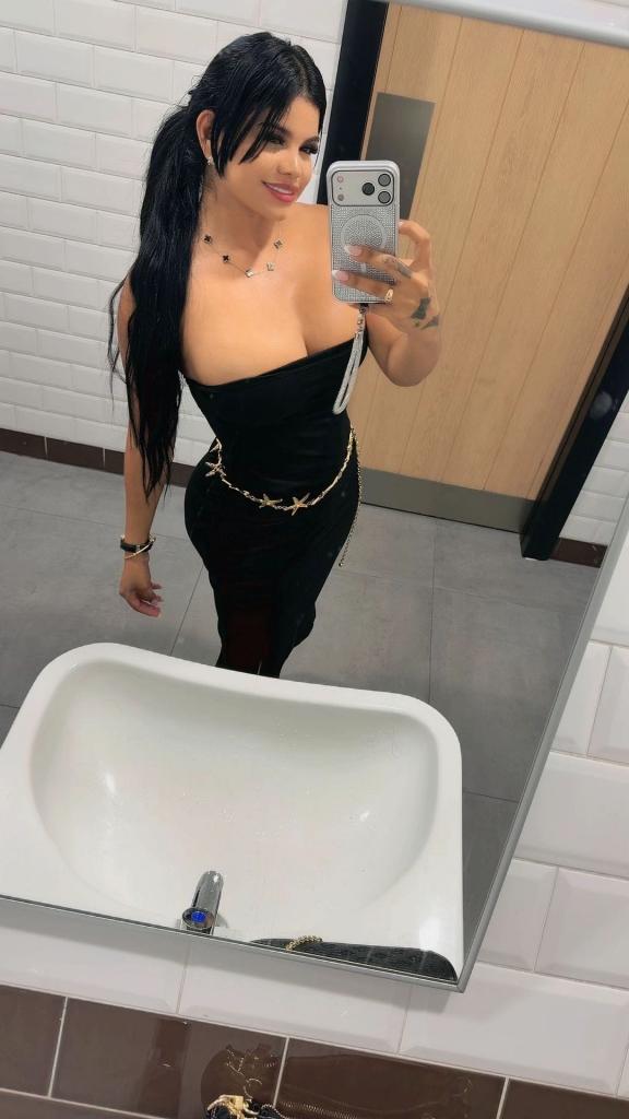 Chica busca chico en Huelva: Chica busca chico
