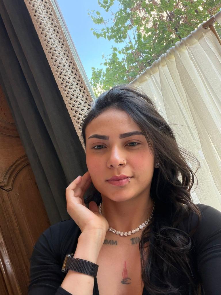 624670340: Chica busca chico en Madrid