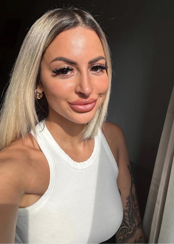 745083582: Travesti en Granada