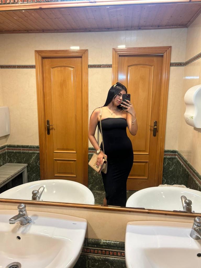 614212596: Chica busca chico en Barcelona