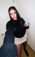 677931856: Chica busca chico en Sevilla
