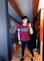 663975239: Chico busca chica en Barcelona