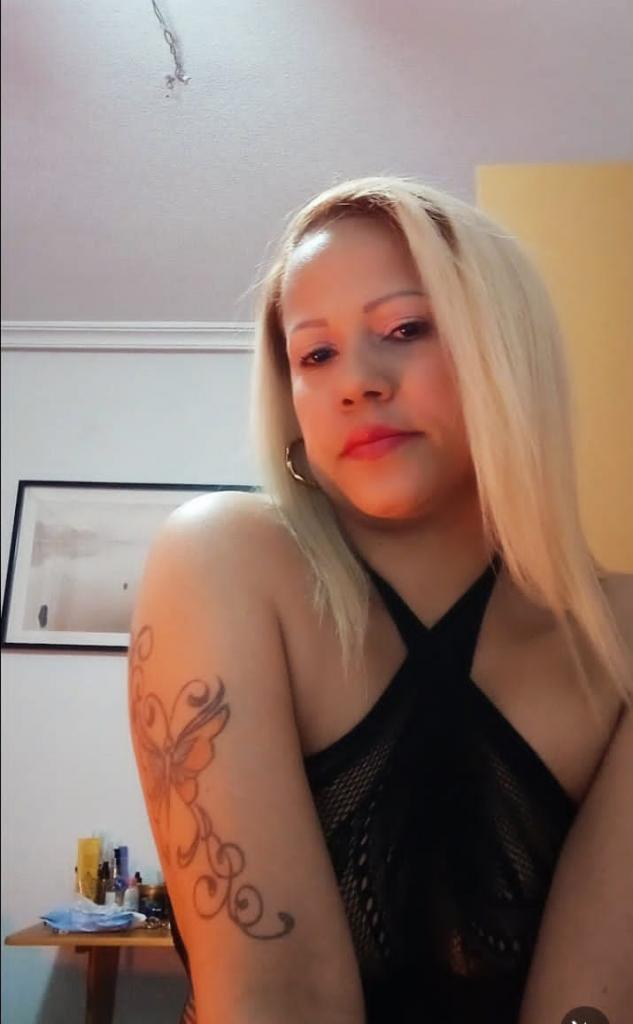 643015039: Chica busca chico en Pontevedra