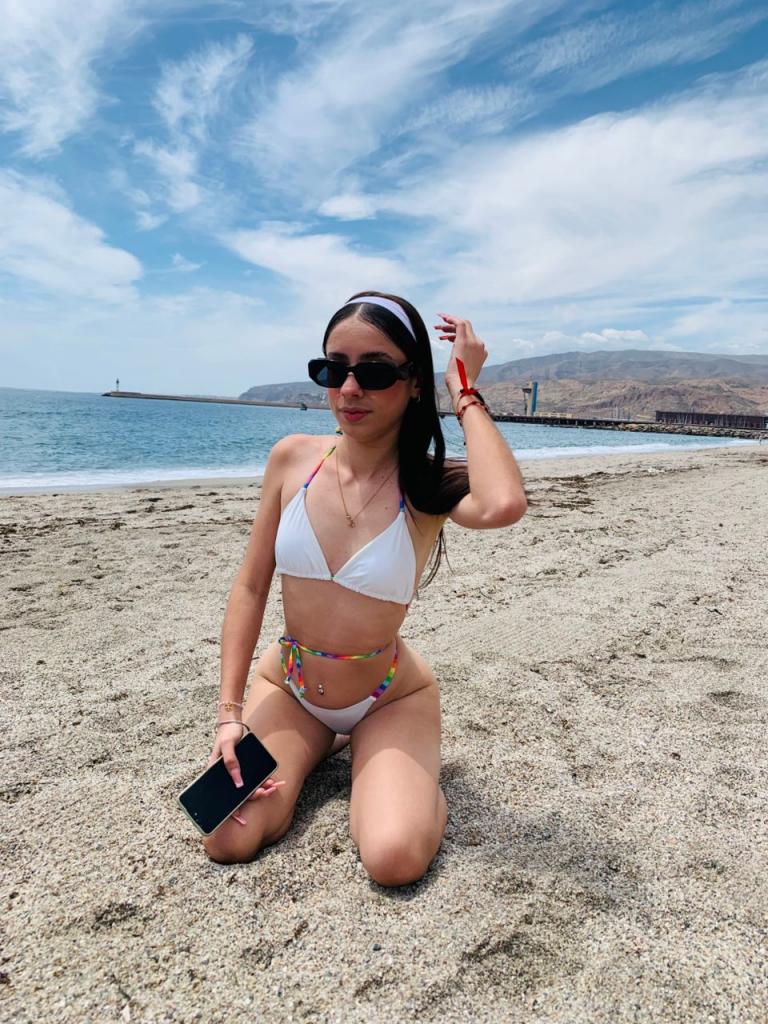 Chica busca chico en Almería: 