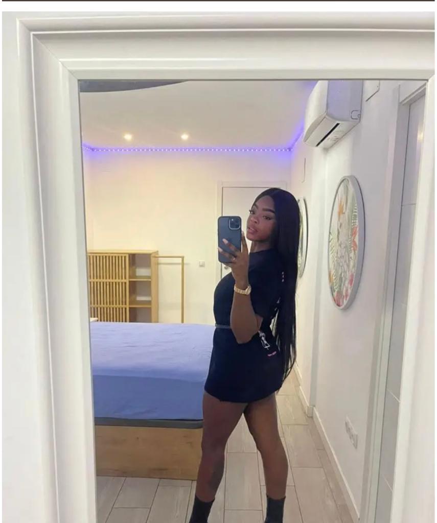 604358932: Chica busca chico en Málaga
