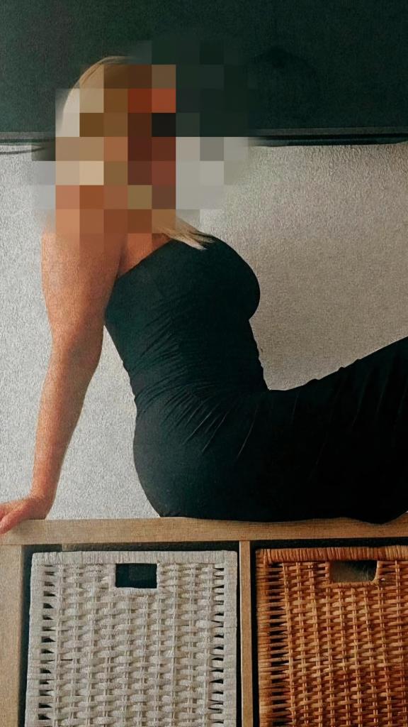 654473603: Chica busca chico en La Coruña