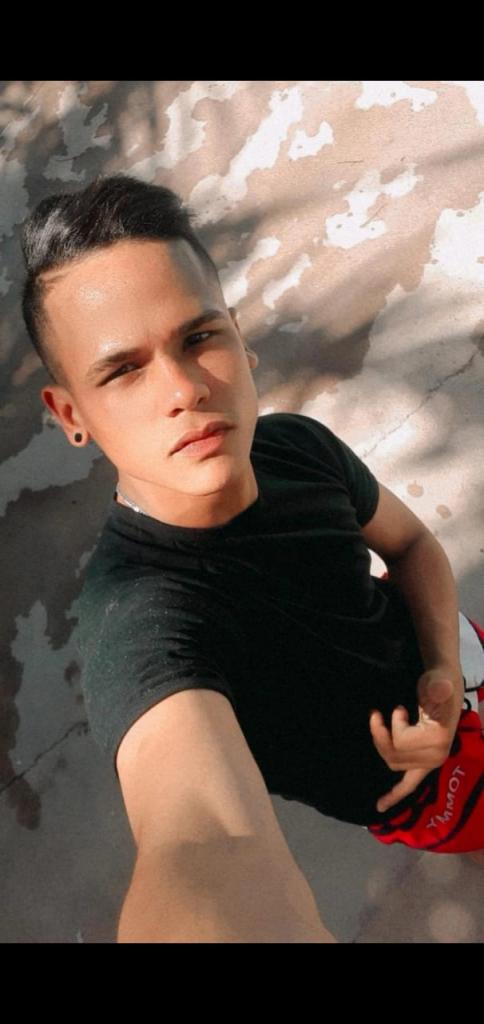 672136516: Chico busca chica en Murcia