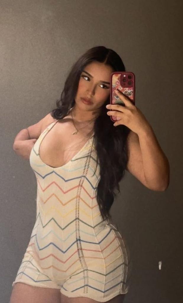 745084513: Chica busca chico en León