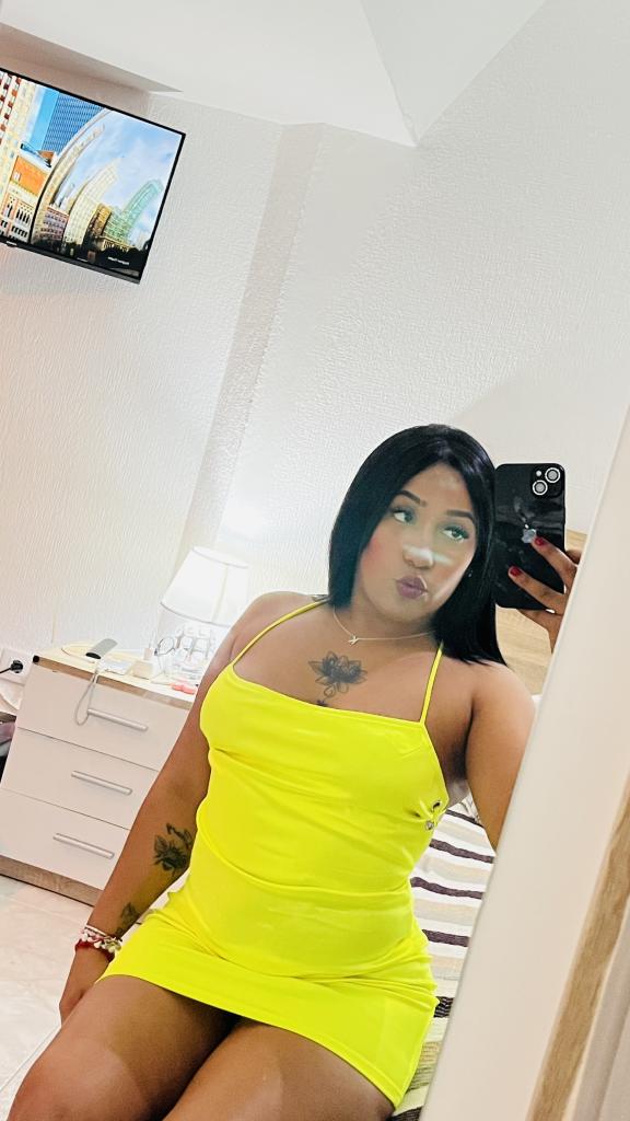641432024: Chica busca chico en Sevilla