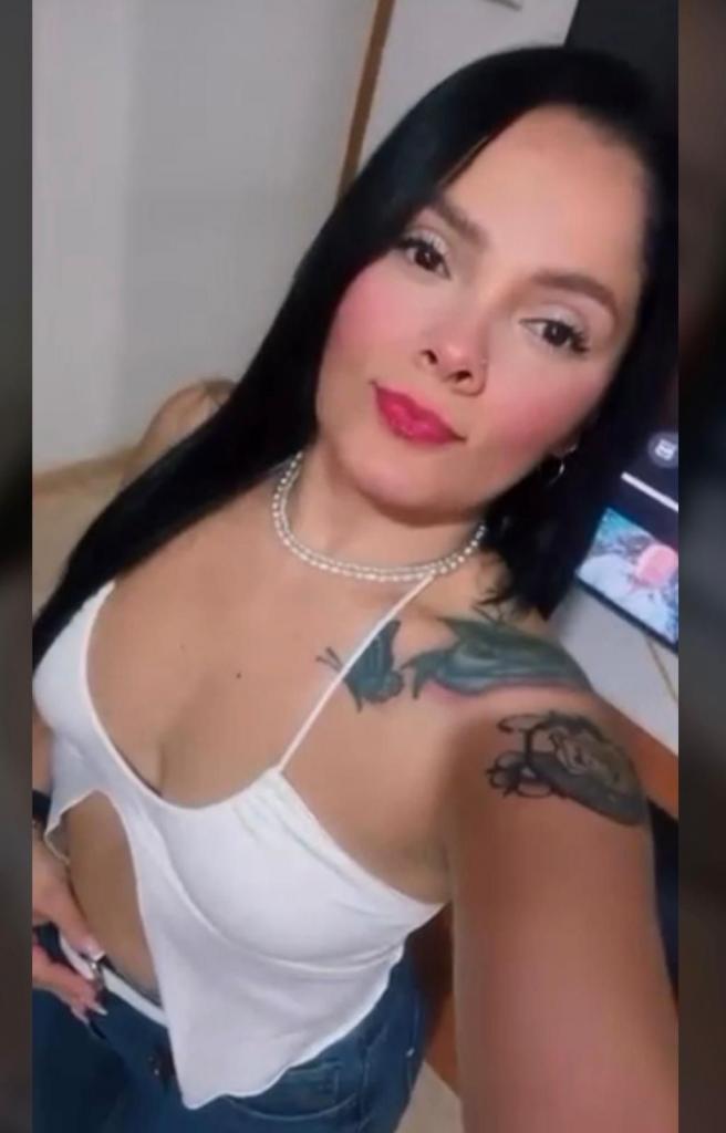 661519839: Chica busca chico en Murcia