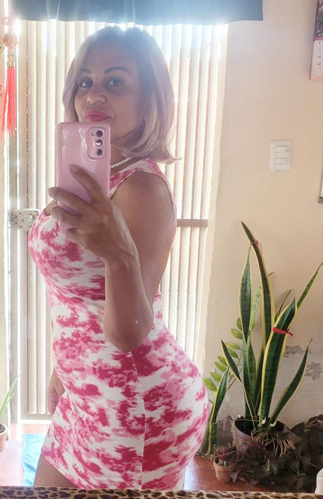 Chica busca chico en Tenerife: 