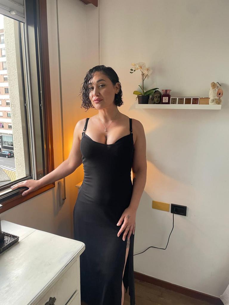 604266747: Chica busca chico en Pontevedra