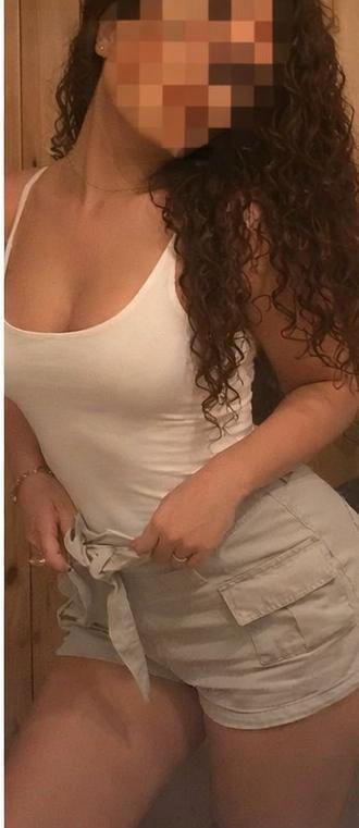 676387488: Chica busca chico en Navarra