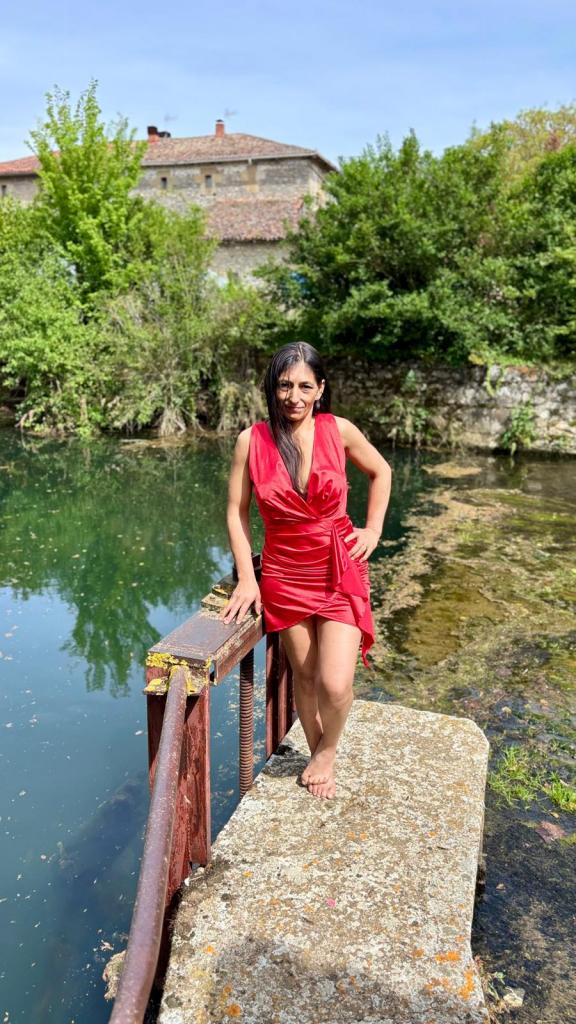 613975249: Chica busca chico en Álava