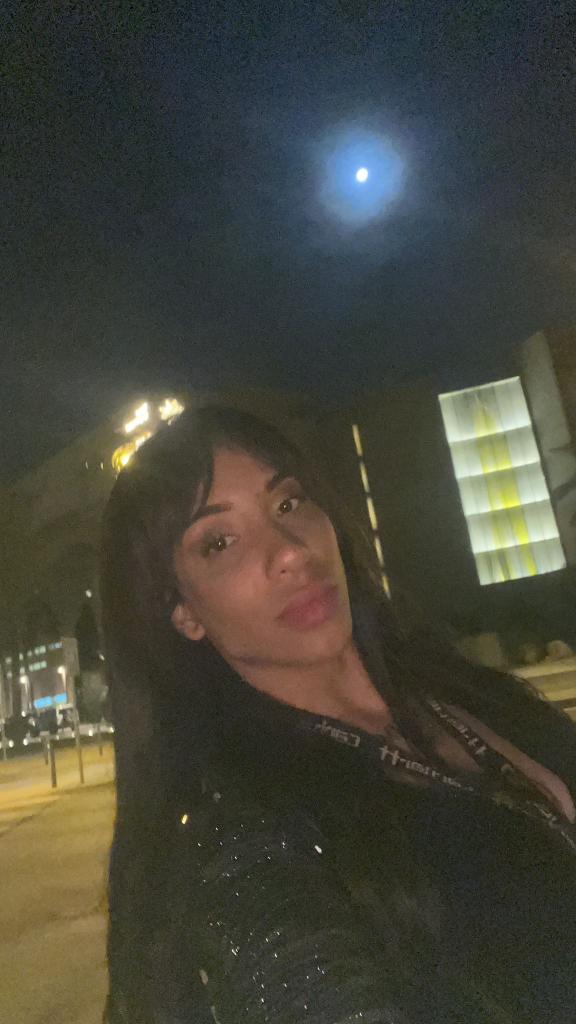 Chica busca chico en Ibiza: 