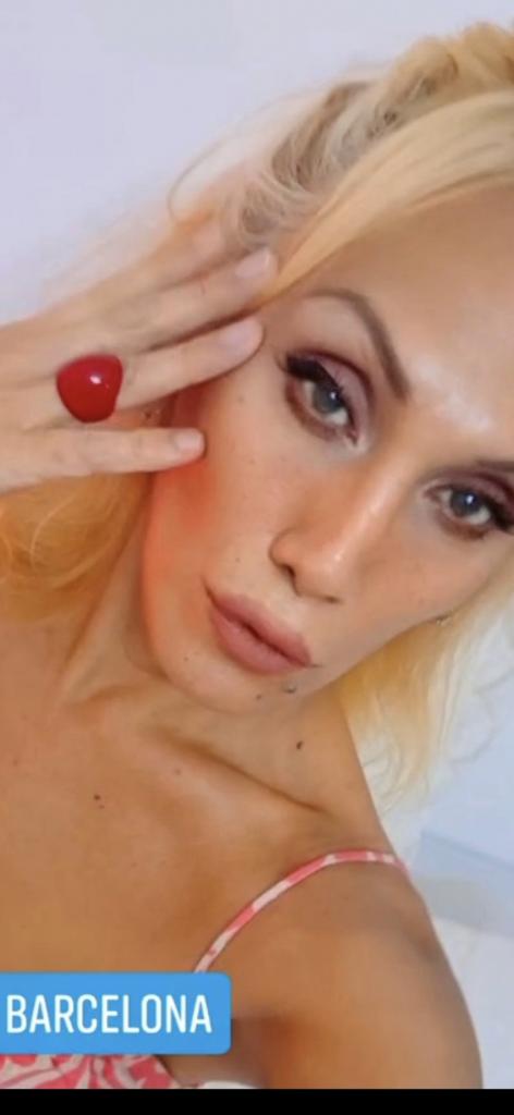 722866088: Transexual en Barcelona