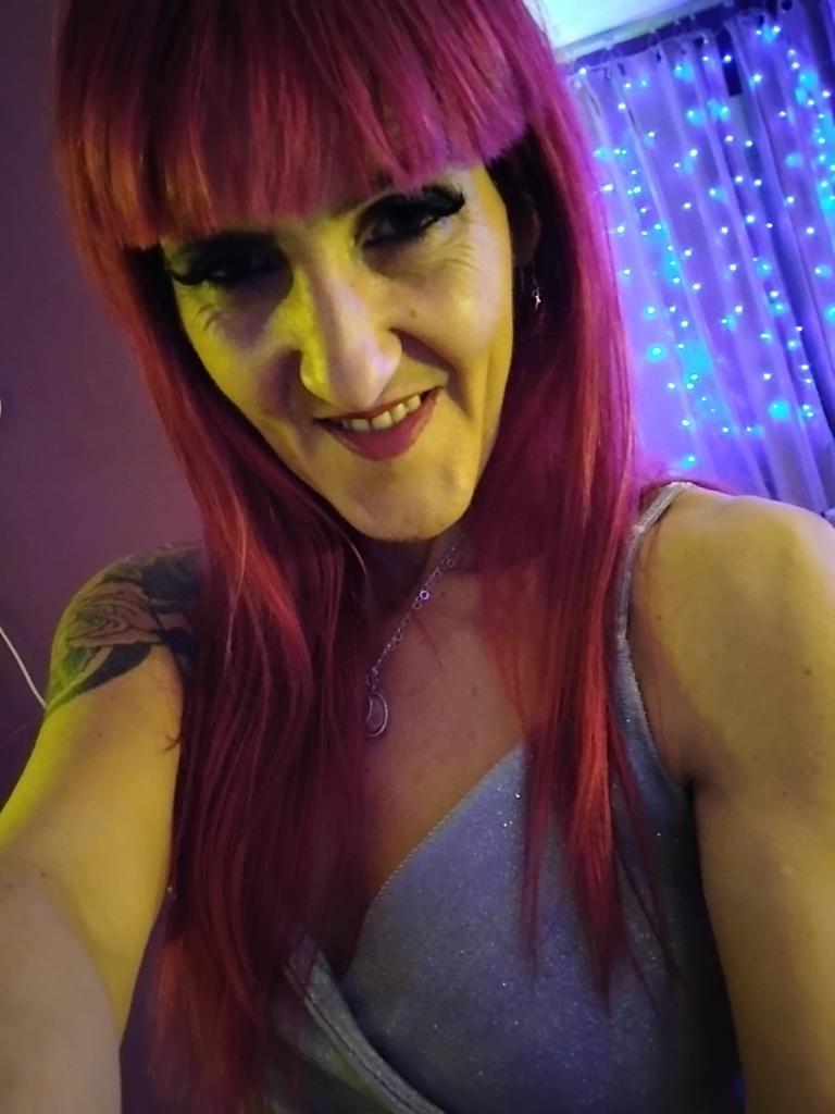 Chica busca chico en Asturias: 