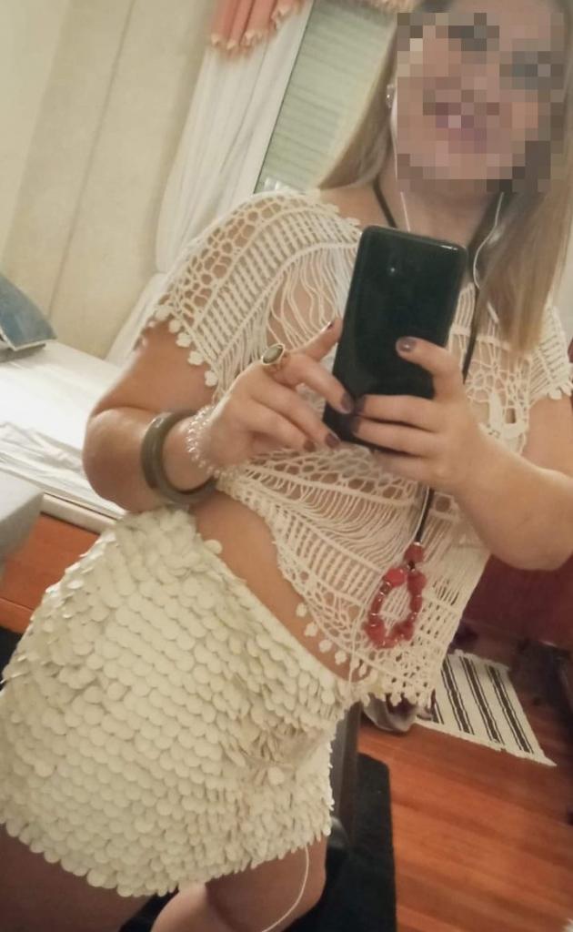 631839596: Chica busca chico en Barcelona
