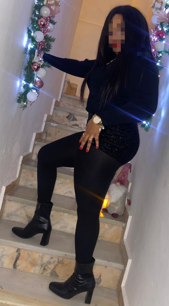 Chica busca chico en Huelva: 