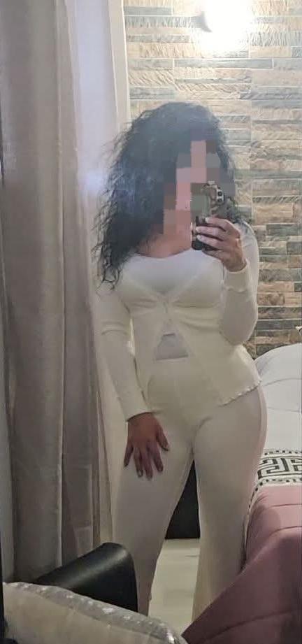Chica busca chico en Huelva: 