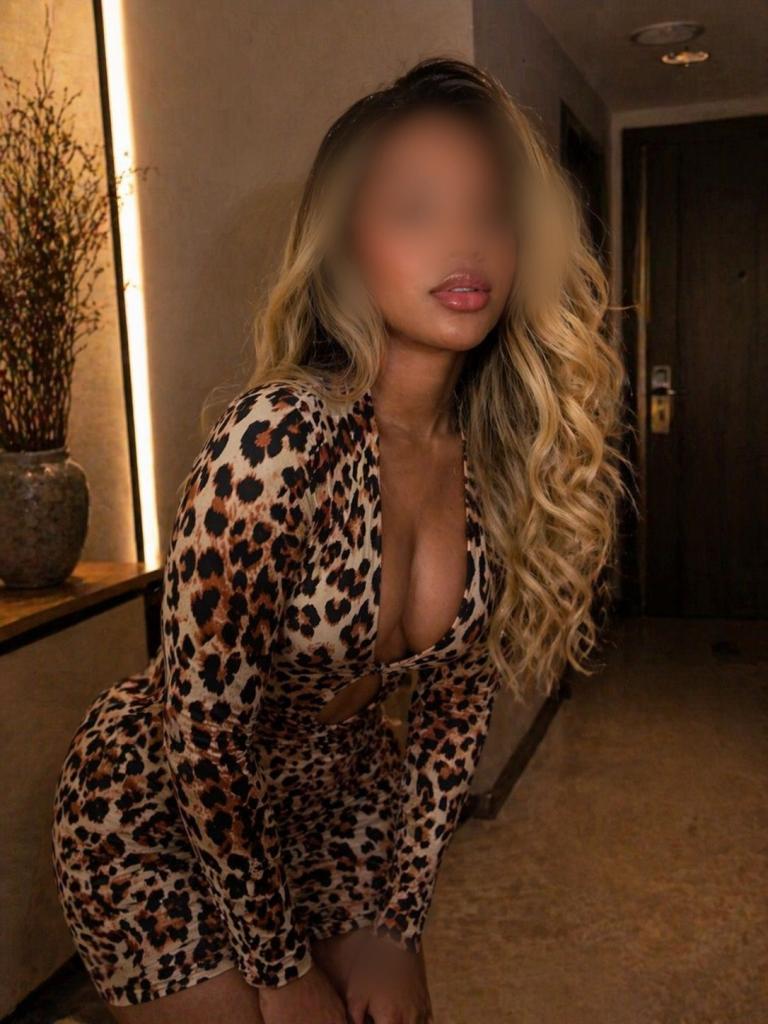 611398877: Chica busca chico en Málaga