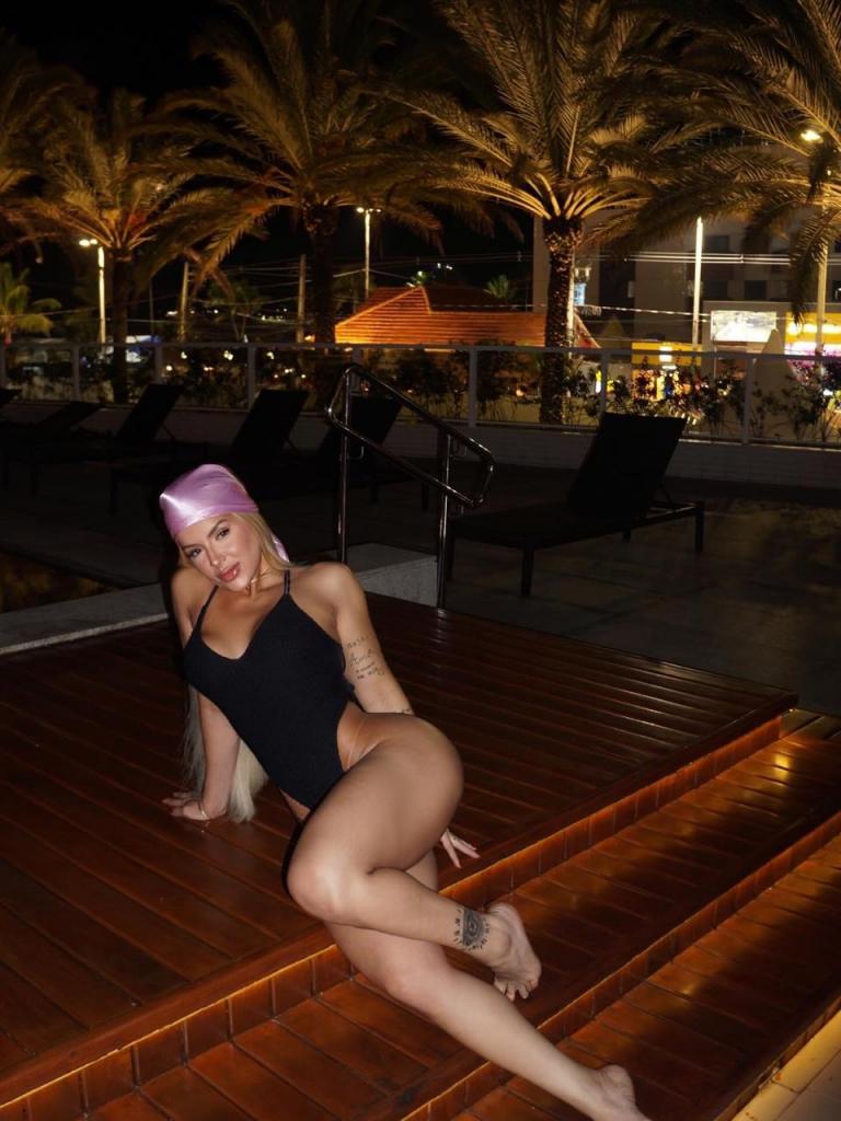 642546481: Chica busca chico en La Coruña