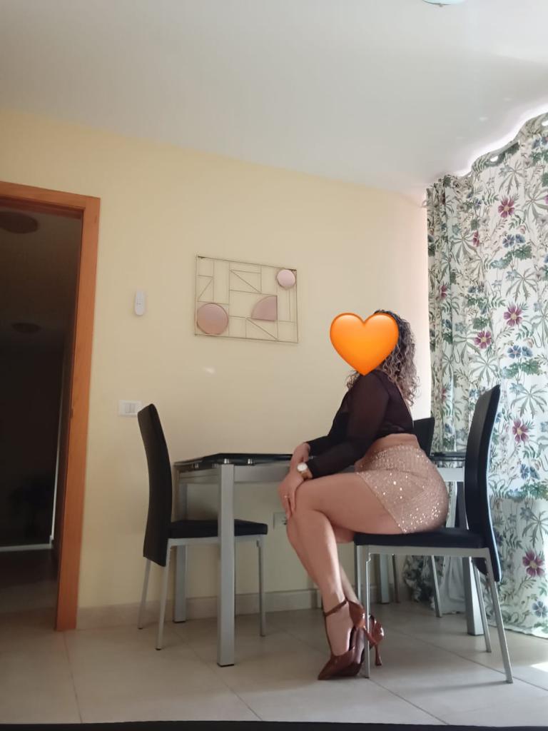 Chica busca chico en Tenerife: 