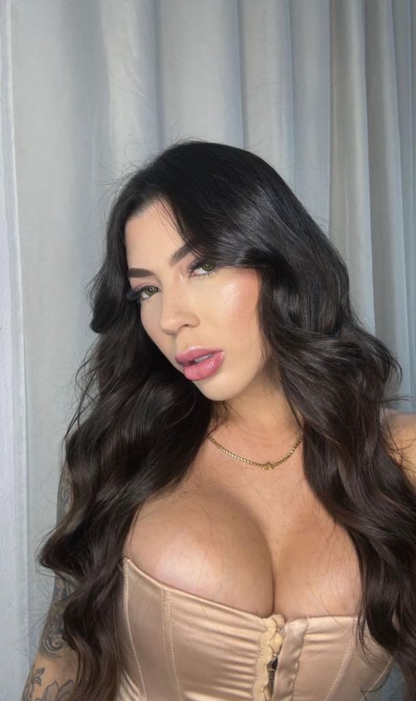 Chica busca chico en Almería: 