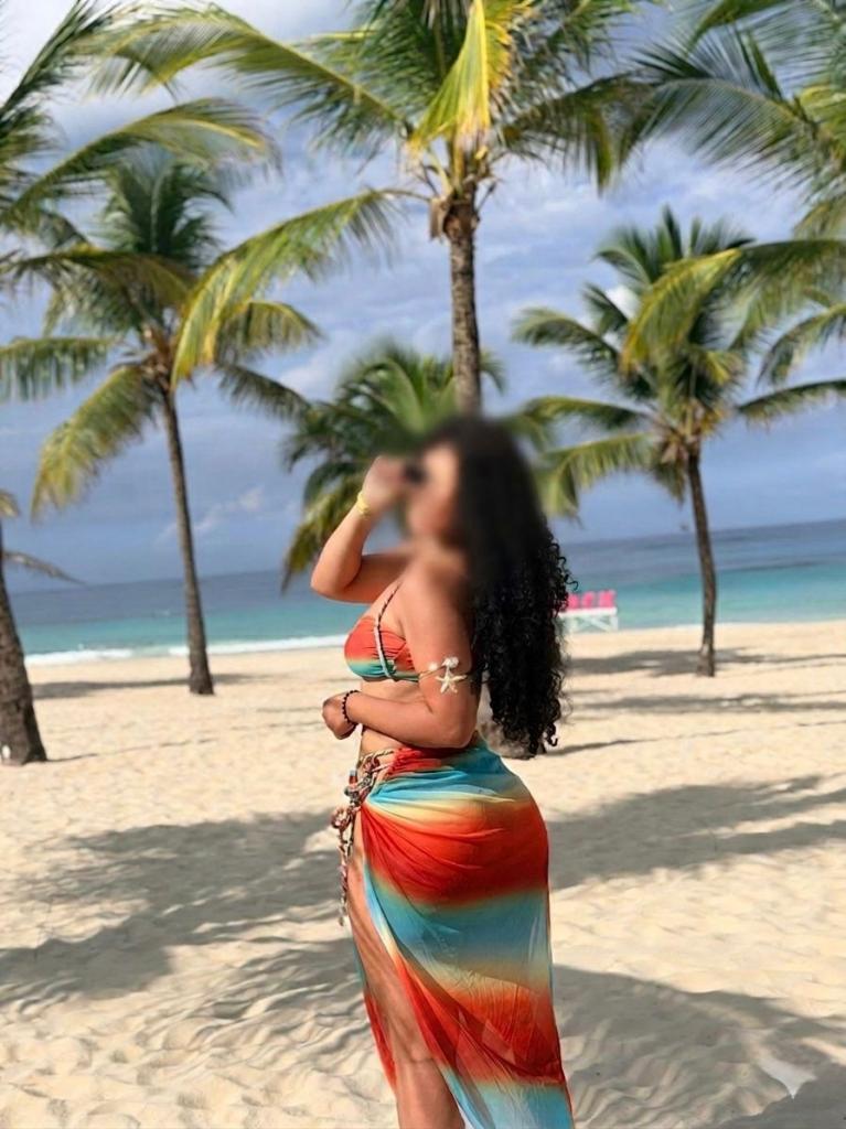 641564314: Chica busca chico en Cantabria