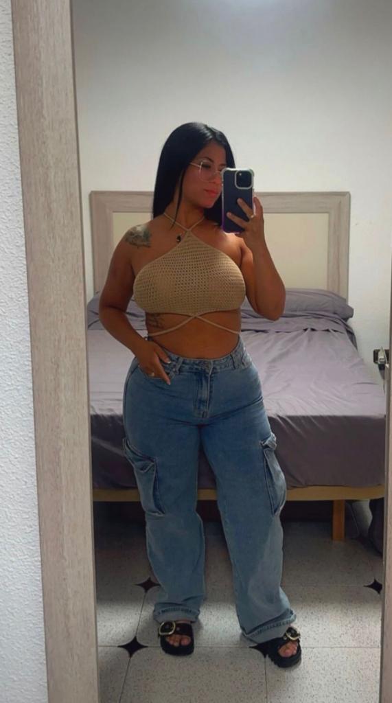 603717403: Chica busca chico en Barcelona