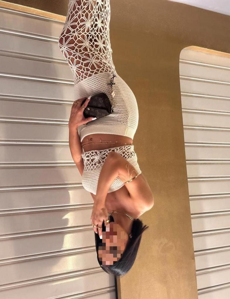 Chica busca chico en Ibiza: Chica busca chico