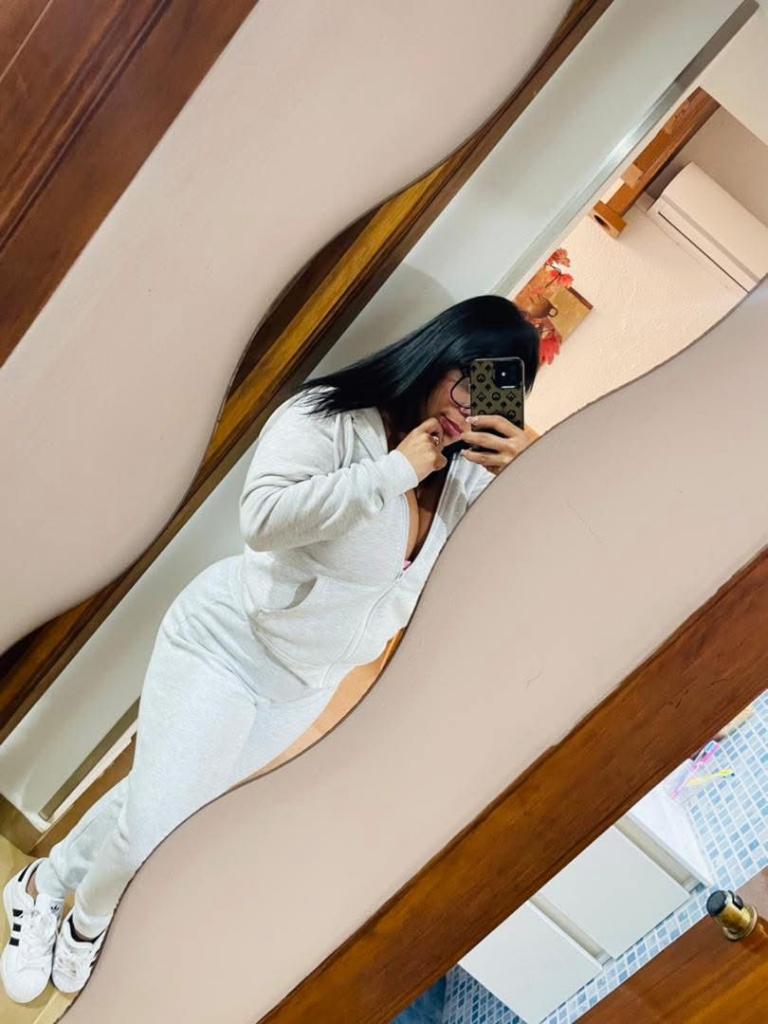 Chica busca chico en Almería: 