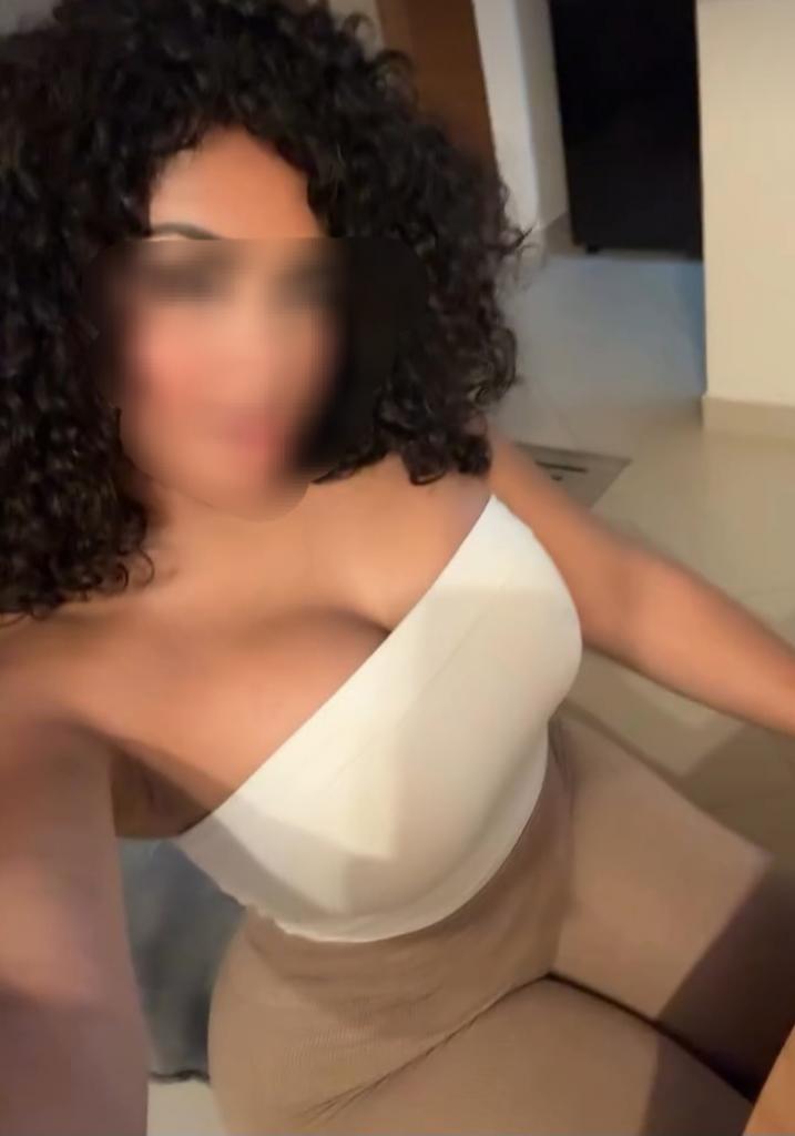 Chica busca chico en Granada: 