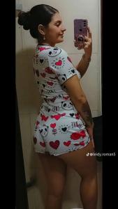 631367602: Chica busca chico en Gerona