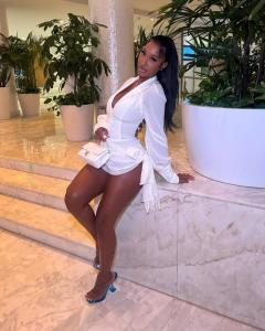 613867442: Chica busca chico en Valencia