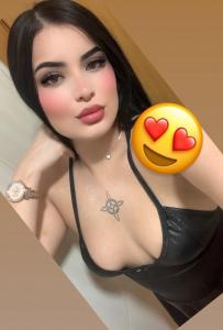 745002935: Chica busca chico en Sevilla