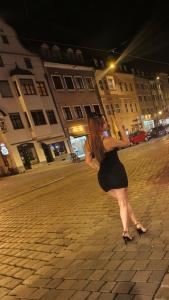677707060: Chica busca chico en Almería