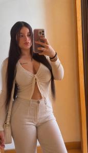 688394537: Chica busca chico en Madrid