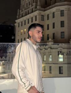 674996988: Chico busca chica en Madrid
