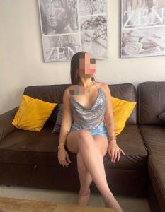 677315283: Chica busca chico en Cádiz